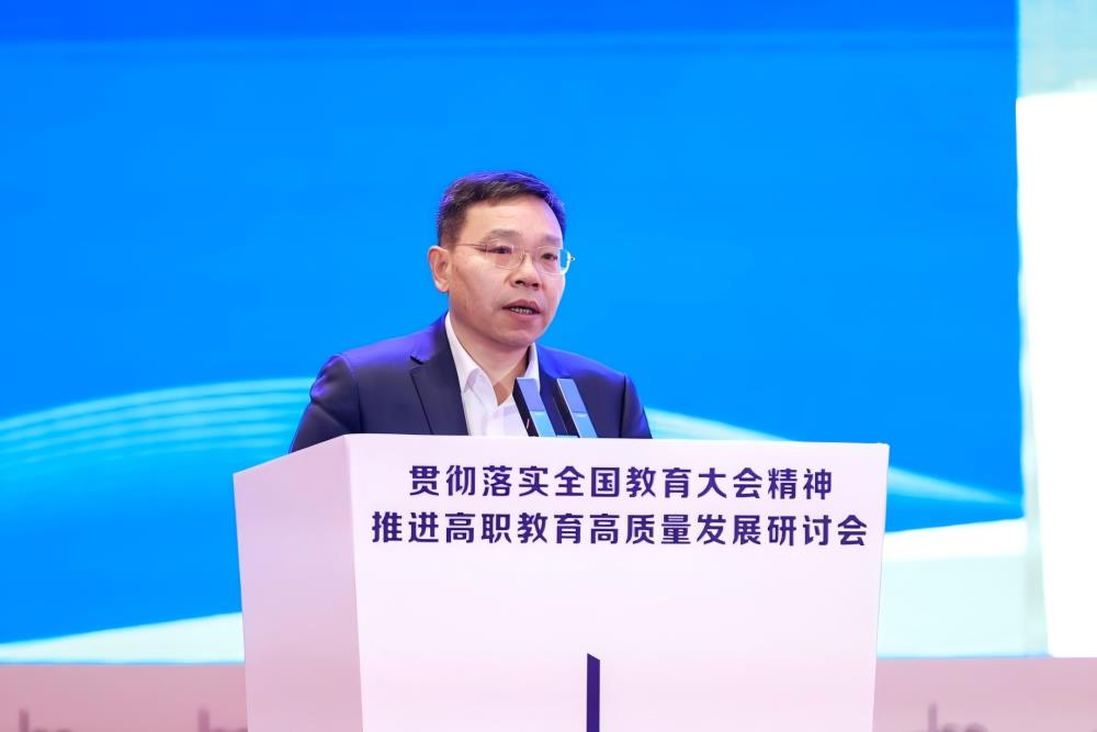 彭.jpg