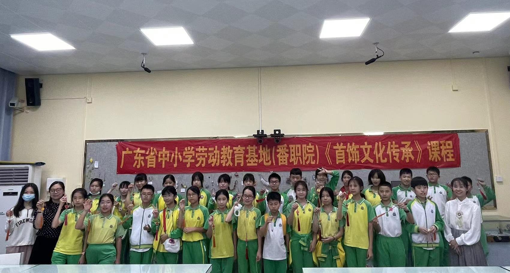 edcc4c793f804b3c8d3a567aaf5d2051.jpg edcc4c793f804b3c8d3a567aaf5d2051.jpg