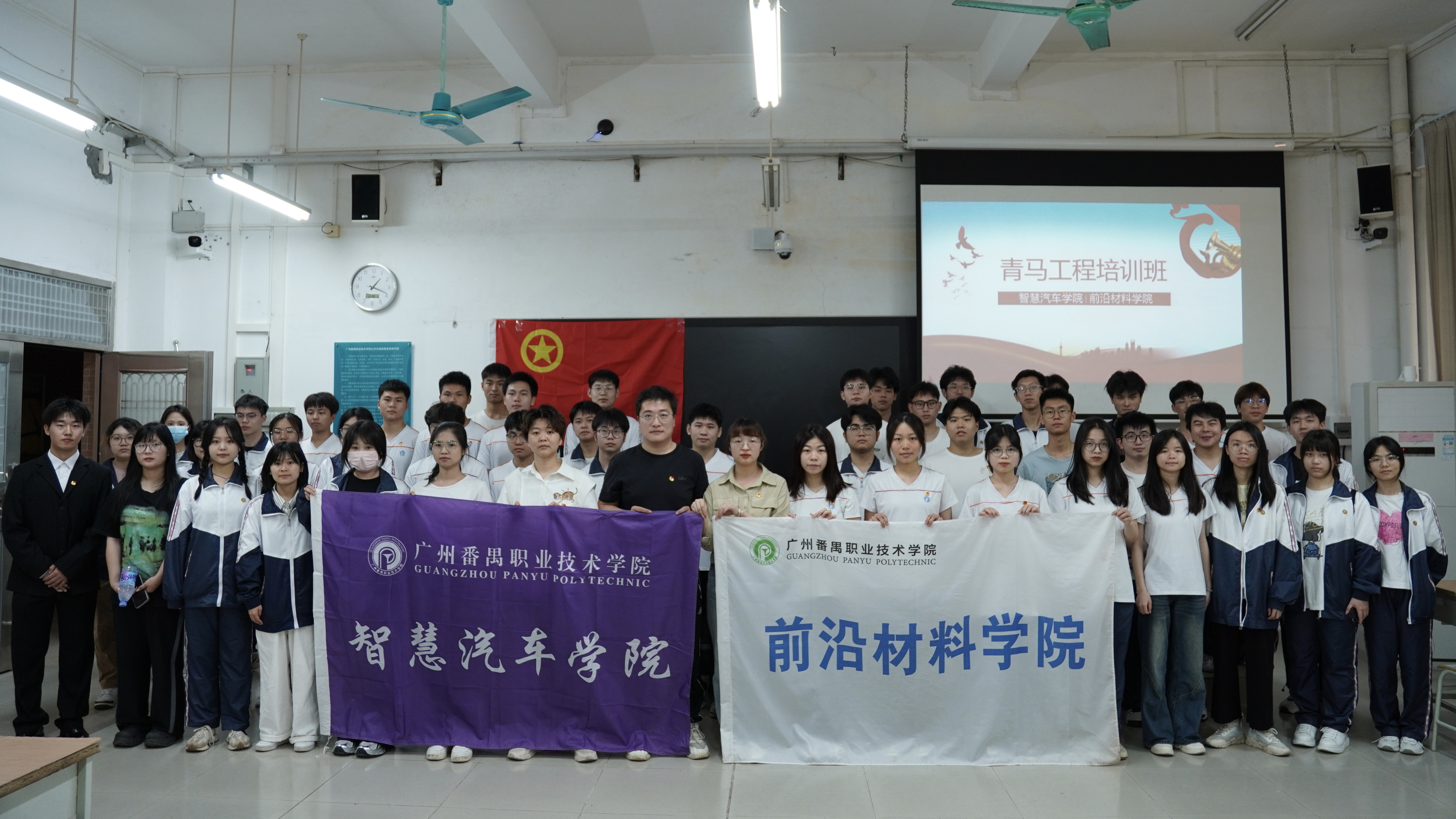 8b006caa0ca444f283b15ce36a0f6155.jpg