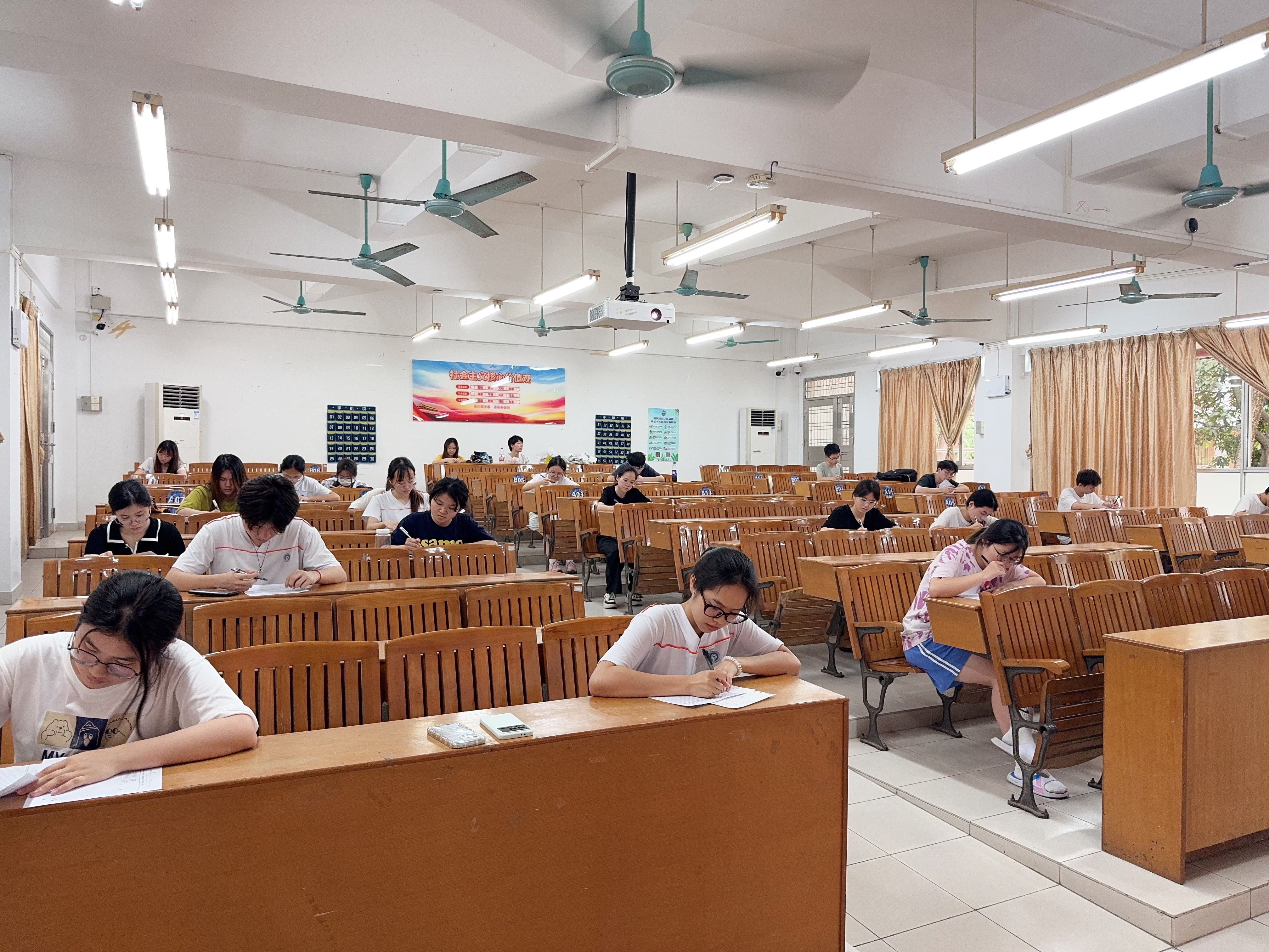 9fe75f55208e47c3a1cb173eea17eedb.jpg 9fe75f55208e47c3a1cb173eea17eedb.jpg