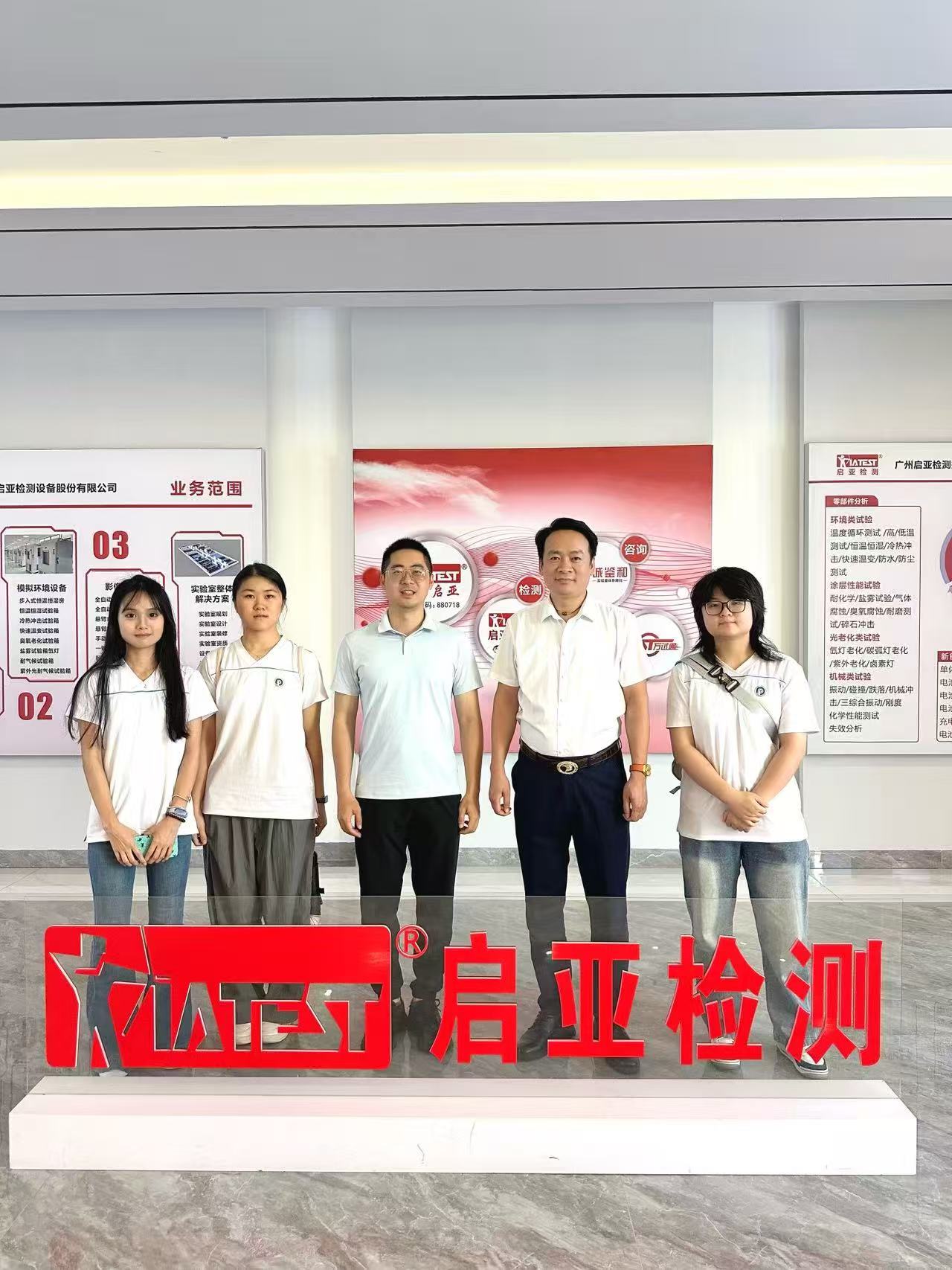 6f66427e8a30435f821e2c7f305c6d8b.jpg
