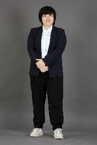 李霞