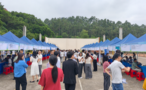 举办2026届毕业生专场招聘会