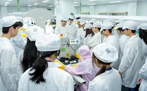 艺术学院：师生赴东莞得利钟表有限公司调研