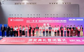 我校科研成果亮相国际发明展，自主研发＂真丝皮草＂斩获银奖