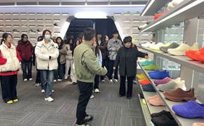 艺术学院：皮具设计专业师生赴卡宾时尚中心开展职业认知实践
