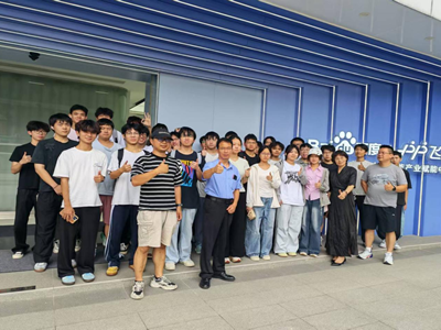 未来技术学院：赴百度飞桨人工智能产业赋能中心参观
