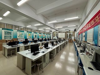 7D304嵌入式技术实训室